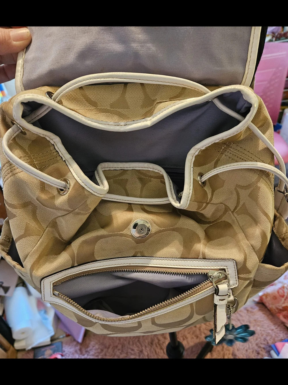 Y2K✨️Coach Tan Daisy Signature Canvas Backpack - Picture 5 of 16